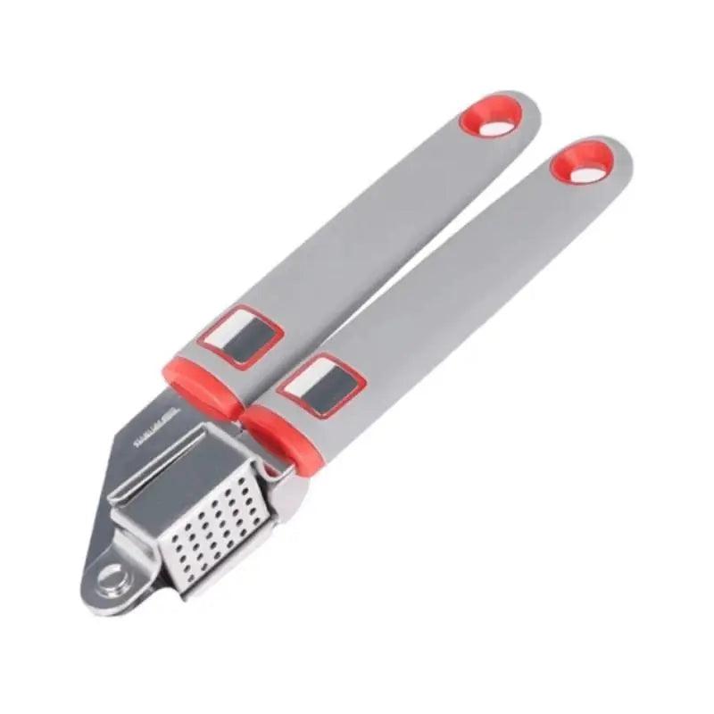 Garlic press, sturdy and durable, easy and convenient to use, corrosion resistant stainless steel. Doba